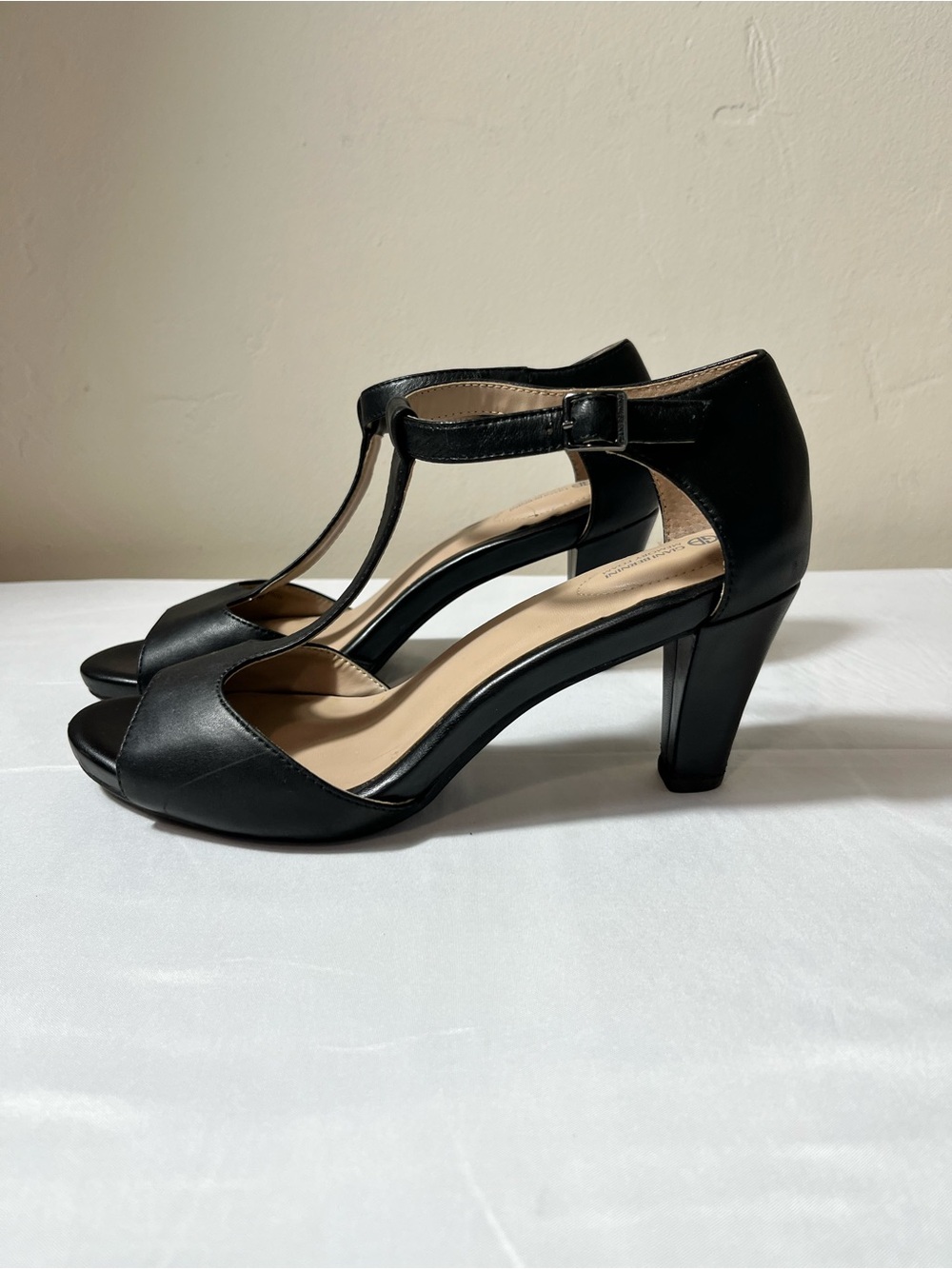 Giani Bernini Claraa Black T-Strap Dress Sandals Heels Size 8
